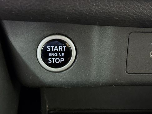 Used 2023 Nissan Rogue SV FWD image 21