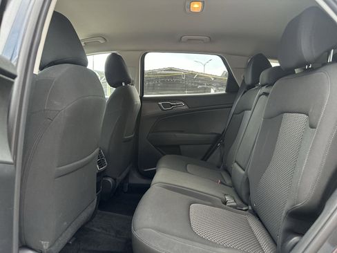 Used 2023 Kia Sportage LX FWD image 23