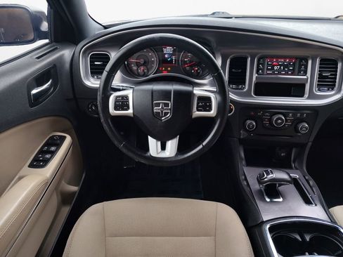 Used 2013 Dodge Charger SE w/ Connectivity Group image 18