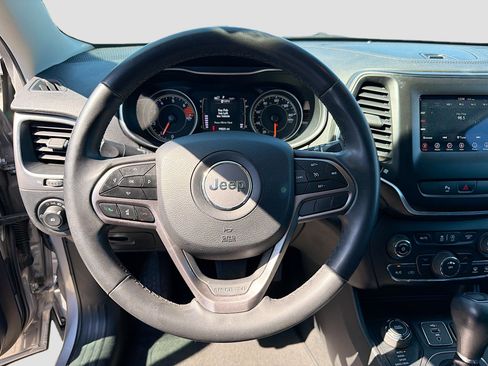 Used 2020 Jeep Cherokee Latitude Plus image 37