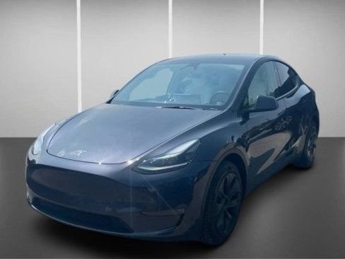 Used 2024 Tesla Model Y Long Range AWD/4WD image 15