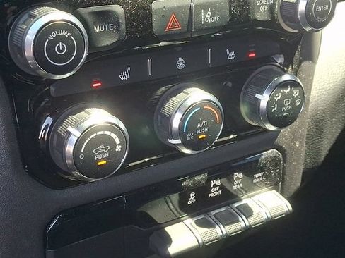 Used 2025 RAM 1500 Big Horn AWD/4WD image 15