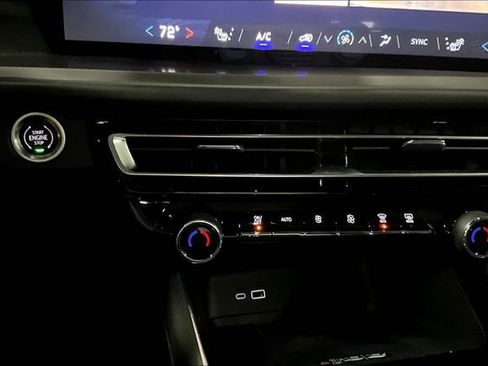 Used 2024 Chevrolet Traverse LT w/ Enhanced Driving Package FWD image 15