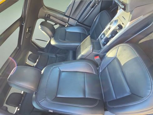 Used 2020 Ford Explorer XLT w/ Equipment Group 202A AWD/4WD image 16
