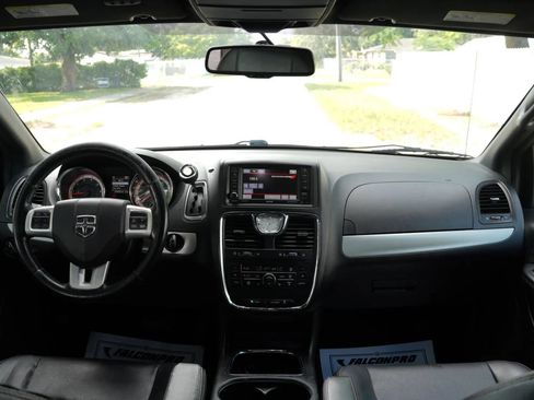 Used 2017 Dodge Grand Caravan GT FWD image 10