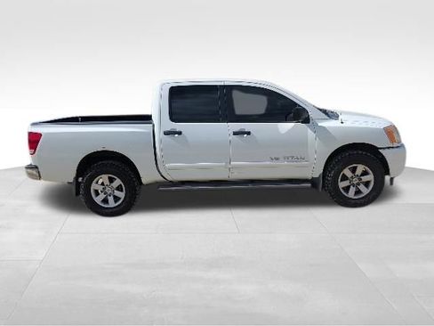 Used 2014 Nissan Titan SV w/ SV Value Truck Package AWD/4WD image 2