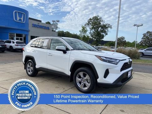 Used 2025 Toyota RAV4 XLE image 1