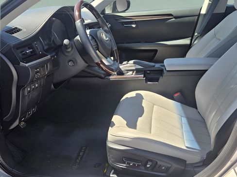Used 2017 Lexus ES 350 image 9