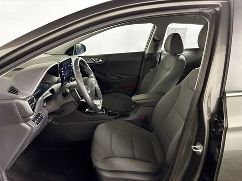 Used 2021 Hyundai Ioniq SE image 11