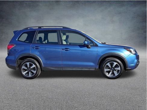 Used 2018 Subaru Forester 2.5i Premium w/ All-Weather Package image 7