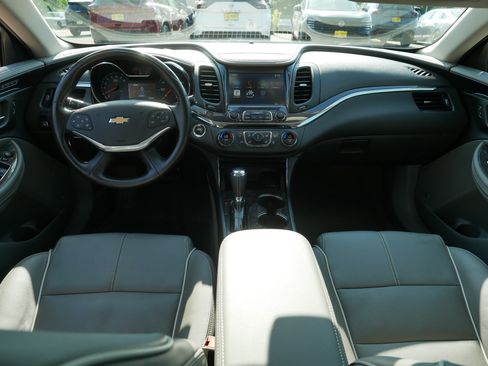 Used 2014 Chevrolet Impala LTZ FWD image 10