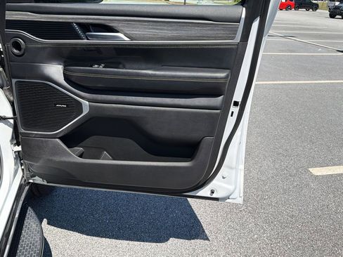 Used 2024 Jeep Wagoneer Series II w/ Flexible Seating Group RWD image 14