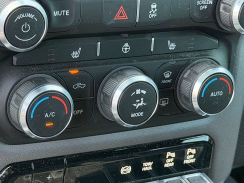 Used 2022 RAM 2500 Big Horn w/ Level B Equipment Group AWD/4WD image 27