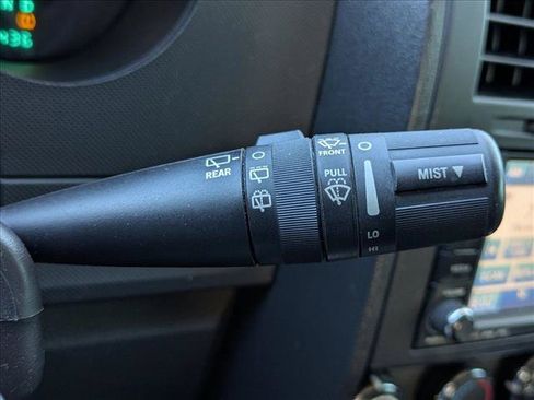 Used 2011 Dodge Nitro Heat RWD image 8