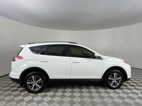 Used 2017 Toyota RAV4 XLE FWD image 4