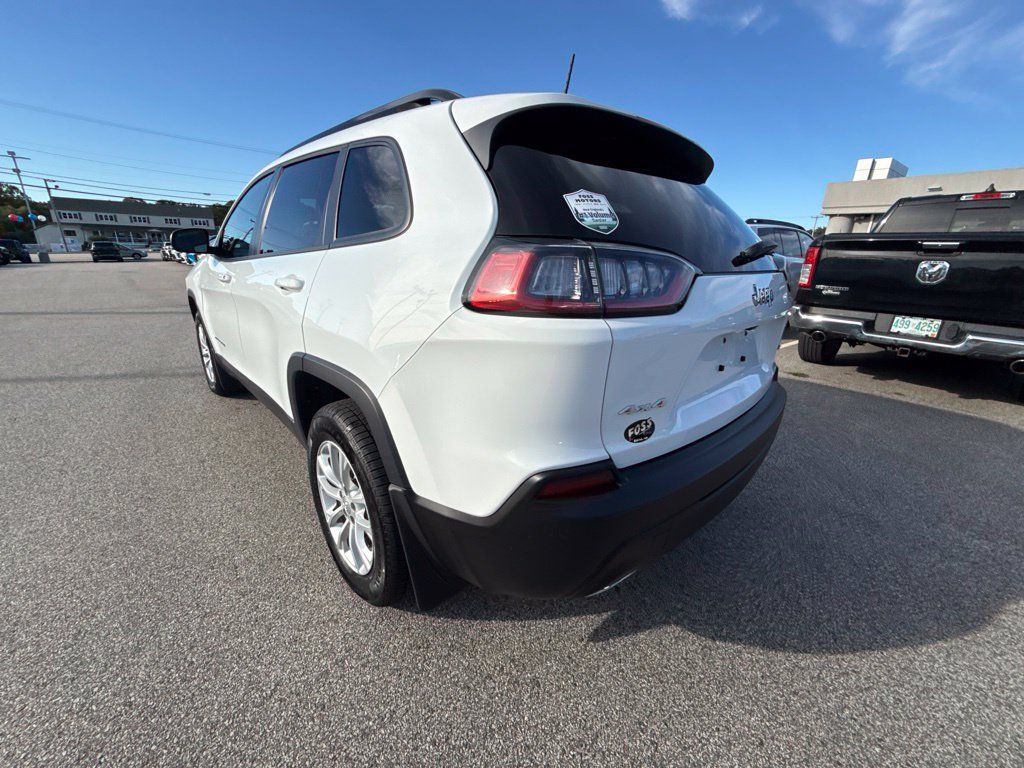 Certified 2022 Jeep Cherokee Latitude Lux w/ Sun & Sound Group AWD/4WD image 3