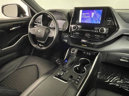 Used 2023 Toyota Highlander XSE image 13