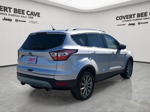 Used 2017 Ford Escape Titanium image 9