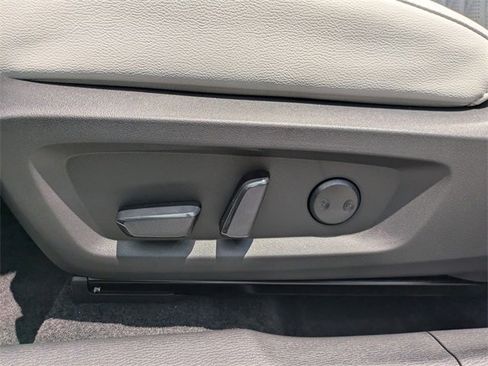 New 2025 Mitsubishi Outlander SEL image 15