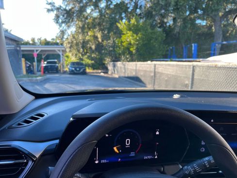 Used 2025 Chevrolet TrailBlazer LT image 34