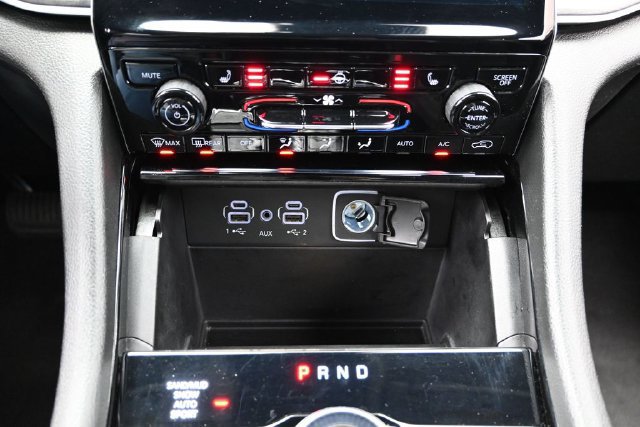 Used 2023 Jeep Grand Cherokee Limited w/ Black Appearance Package AWD/4WD image 45