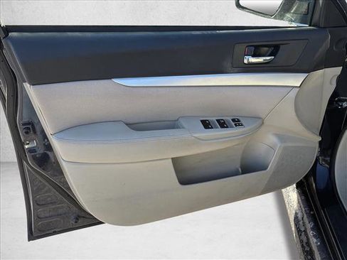 Used 2013 Subaru Legacy 2.5i Premium w/ All-Weather Pkg image 12