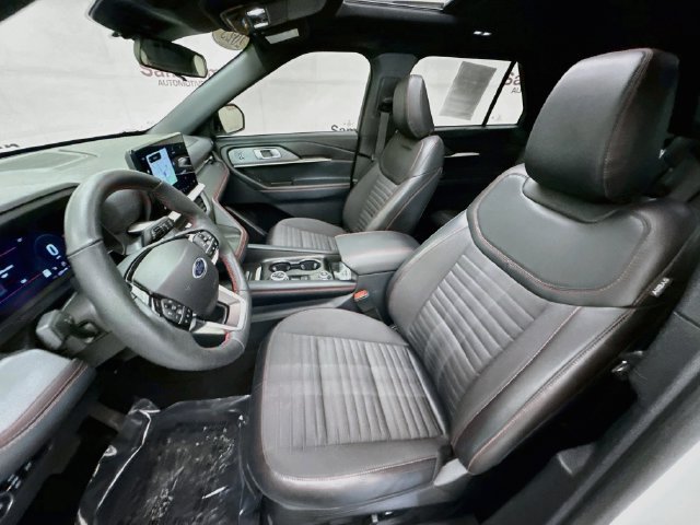 Used 2025 Ford Explorer ST-Line AWD/4WD image 22