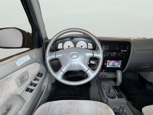 Used 2001 Toyota Tacoma PreRunner RWD image 16