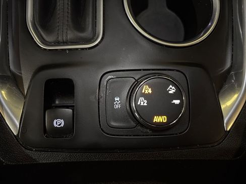 Used 2019 Chevrolet Traverse LT w/ LT Premium Package image 40