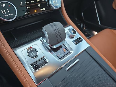 Used 2024 Jaguar F-PACE R-Dynamic S image 23