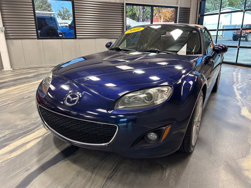 Used 2009 MAZDA MX-5 Miata Grand Touring RWD image 3