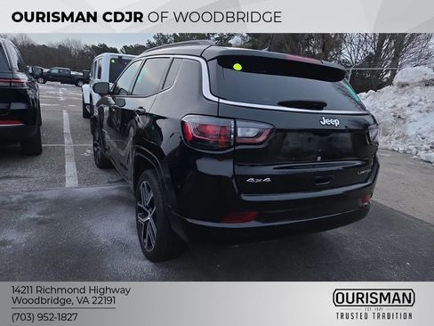 Used 2024 Jeep Compass Limited w/ Elite Group image 3