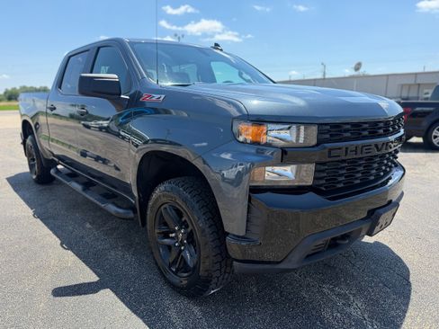 Used 2019 Chevrolet Silverado 1500 Custom Trail Boss image 3