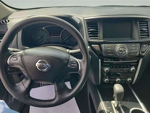 Used 2019 Nissan Pathfinder S AWD/4WD image 10