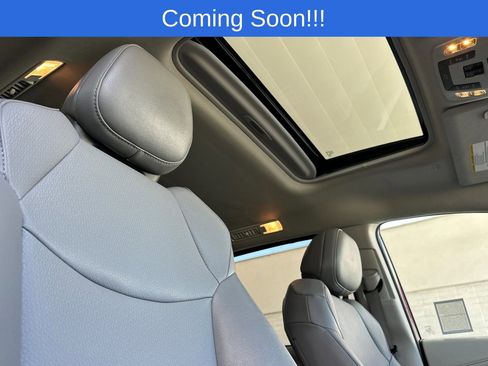 Used 2023 Toyota Sienna XLE image 19