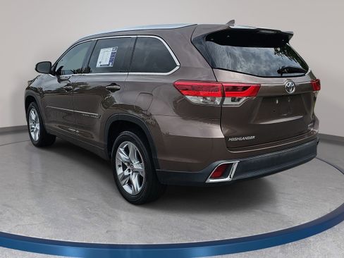 Used 2017 Toyota Highlander Limited FWD image 7