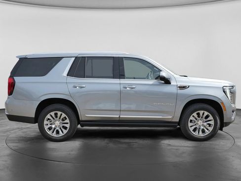 Used 2025 GMC Yukon Denali w/ Sun & Power Step Package AWD/4WD image 17