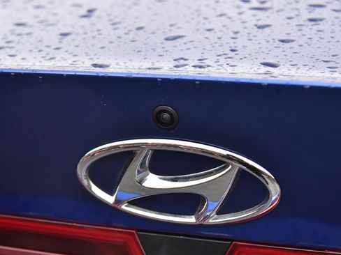 Used 2023 Hyundai Elantra SE image 31