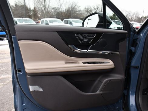 Used 2024 Lincoln Corsair Reserve w/ Towing Package image 22