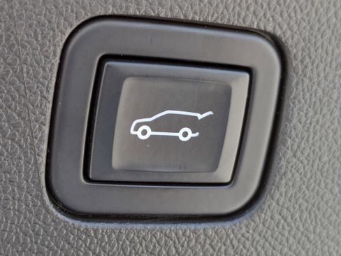 Certified 2022 Cadillac Escalade Sport w/ Touring Package image 19