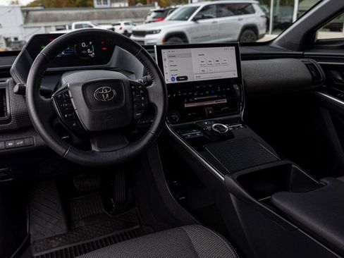 Used 2024 Toyota bZ4X XLE w/ Weather Package image 17