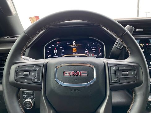 Used 2025 GMC Sierra 2500 AT4 AWD/4WD image 15