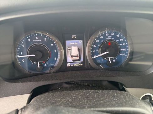 Used 2017 Toyota Sienna XLE w/ XLE Navigation Package image 11