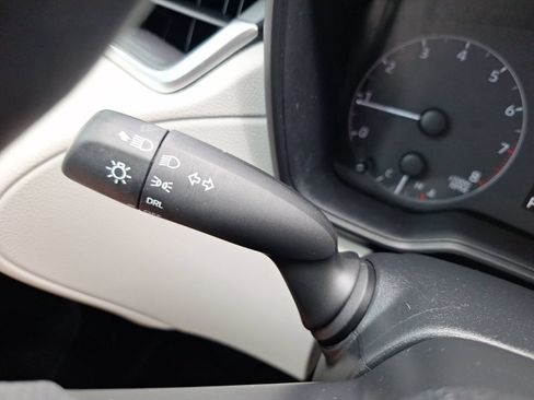 Used 2023 Toyota Corolla Cross L FWD image 21
