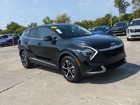 Certified 2025 Kia Sportage EX image 2