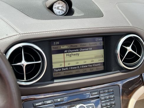 Used 2013 Mercedes-Benz SL 550 image 23