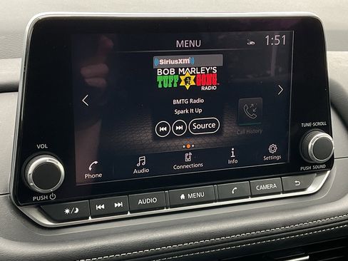 Used 2025 Nissan Rogue SV image 31