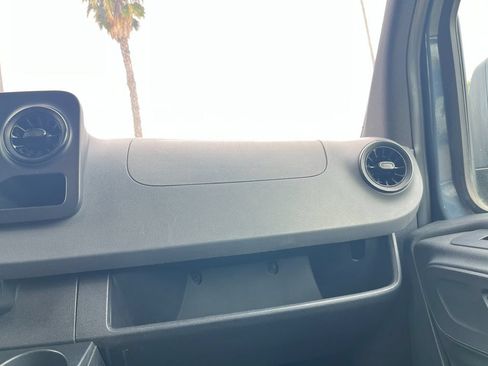 Used 2019 Mercedes-Benz Sprinter 170 image 21