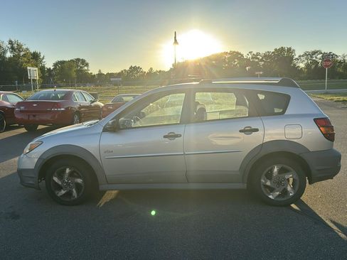 Used 2007 Pontiac Vibe w/ Sun And Sound Package FWD image 8