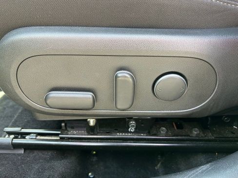 Used 2025 Hyundai Kona SEL FWD image 17